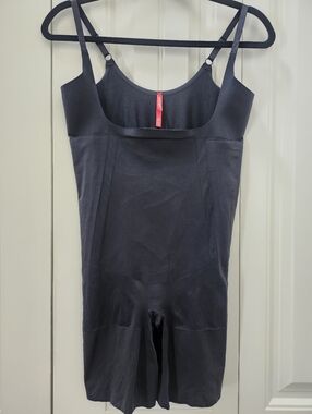 SPANX Sculpt Oncore Open Bust Mid Thigh Bodysuit